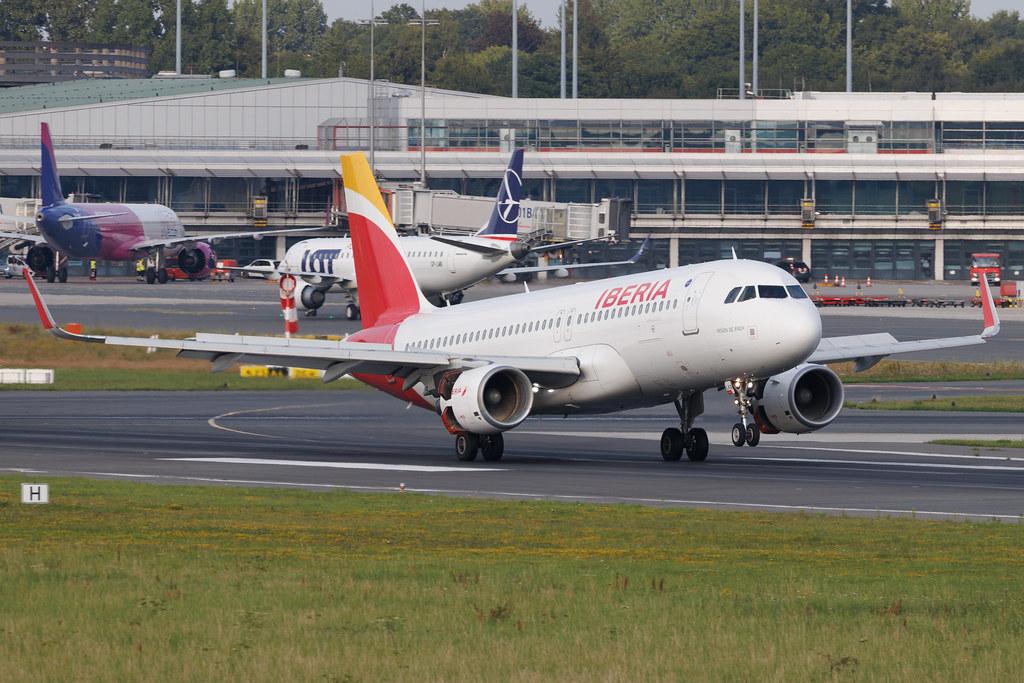 Hamburg Airport: Iberia (IB / IBE) | Airbus A320-216 A320 | EC-LXQ | MSN 5692