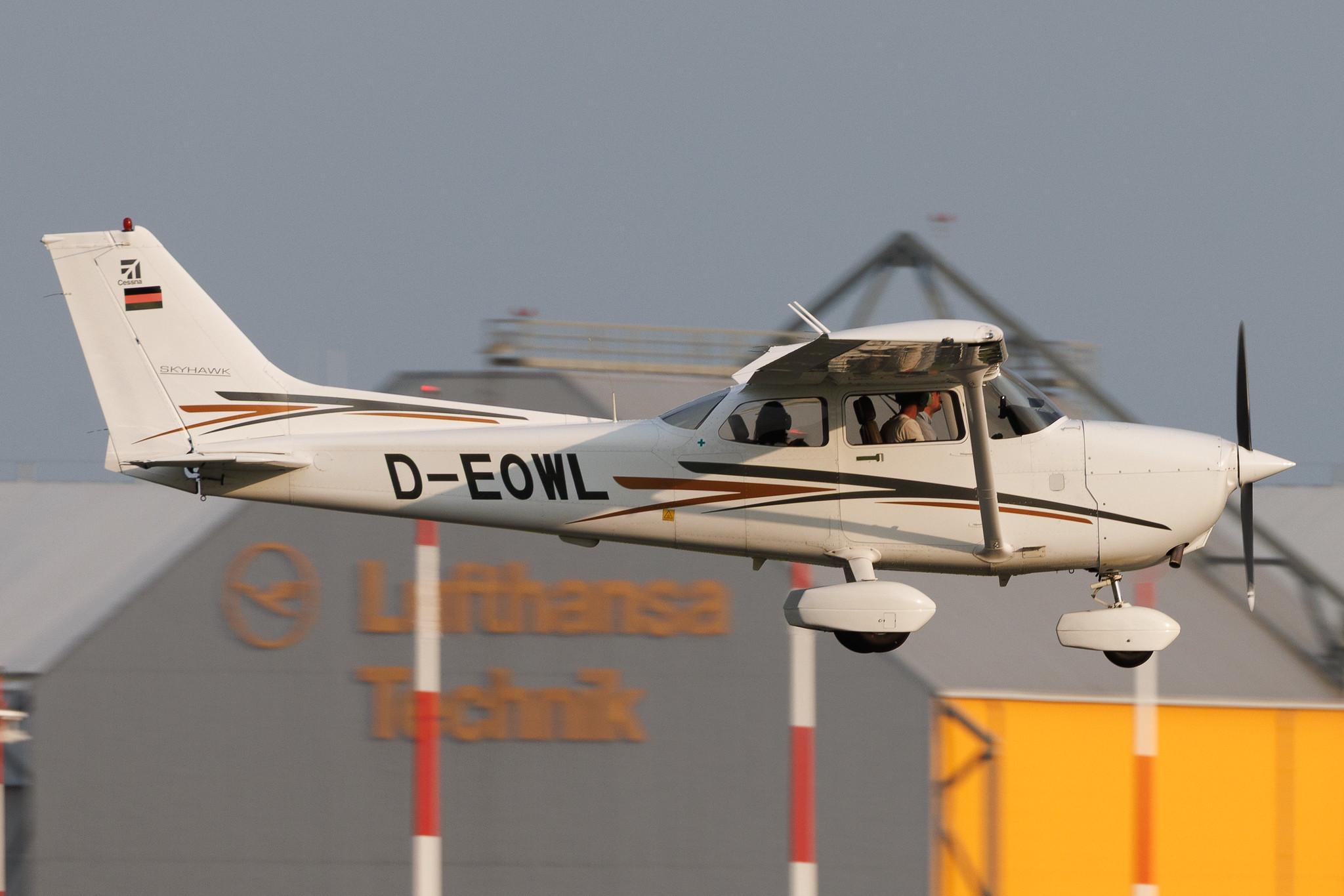 Hamburg Airport: Private owner | Cessna 172R Skyhawk C172 | D-EOWL | MSN 17281239