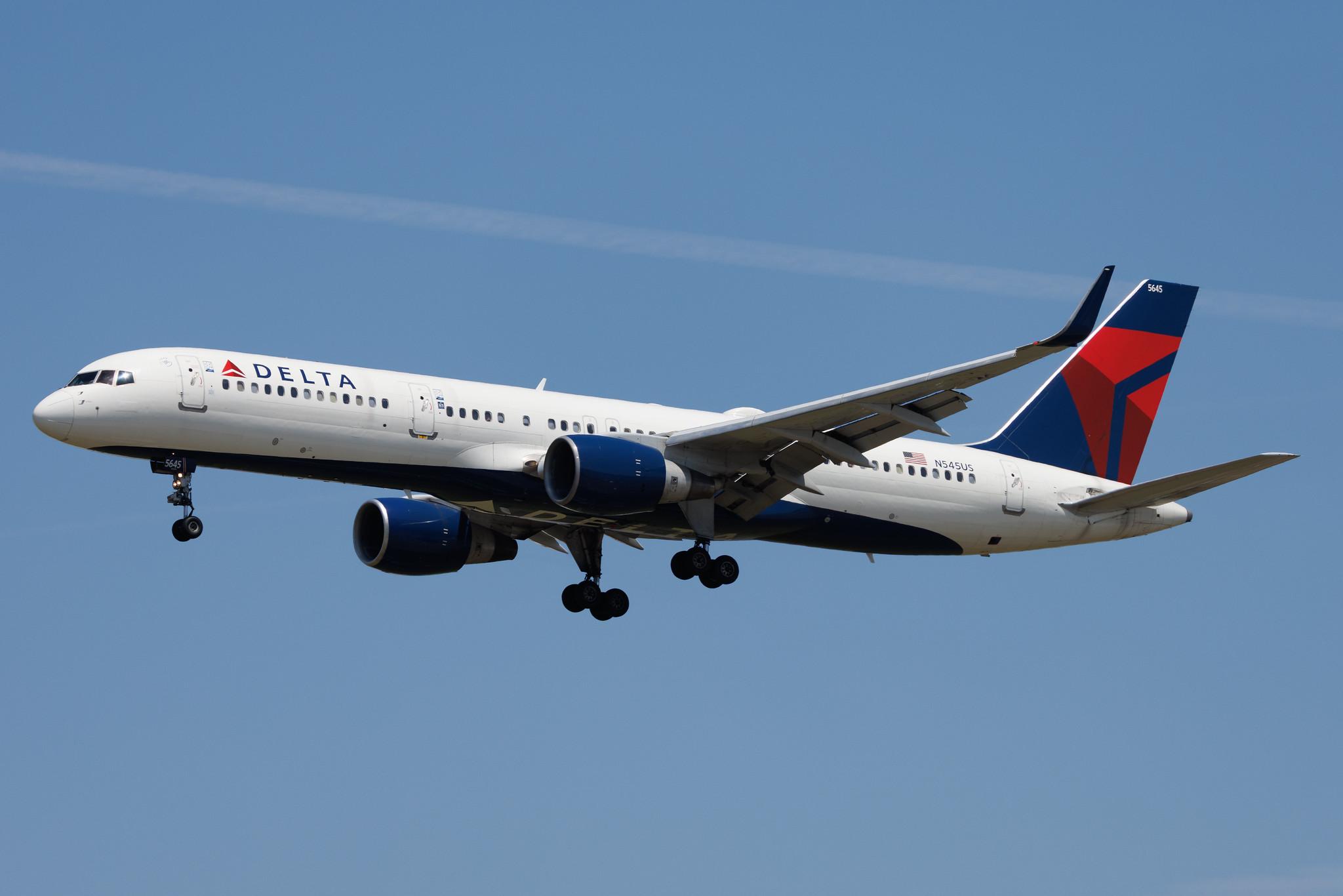 Los Angeles International Airport: Delta Air Lines (DL / DAL) | Boeing 757-251 B752 | N545US | MSN 26492