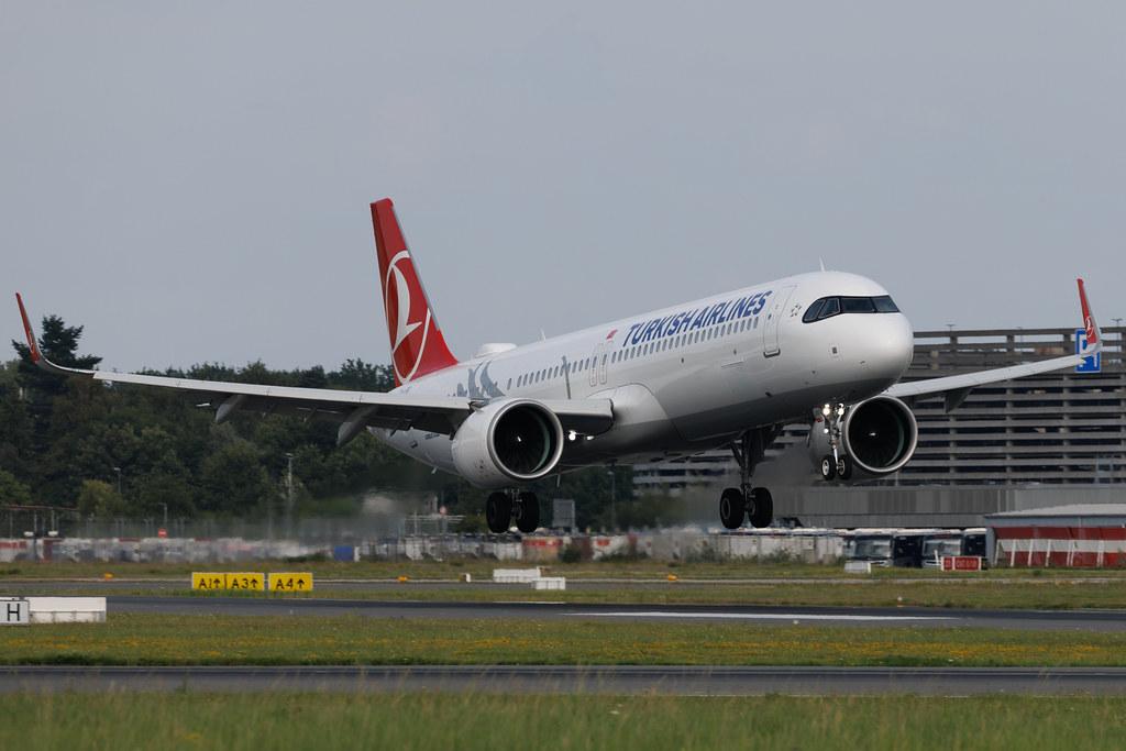 Hamburg Airport: Turkish Airlines (TK / THY) | Airbus A321-271NX A21N | TC-LPR | MSN 12577