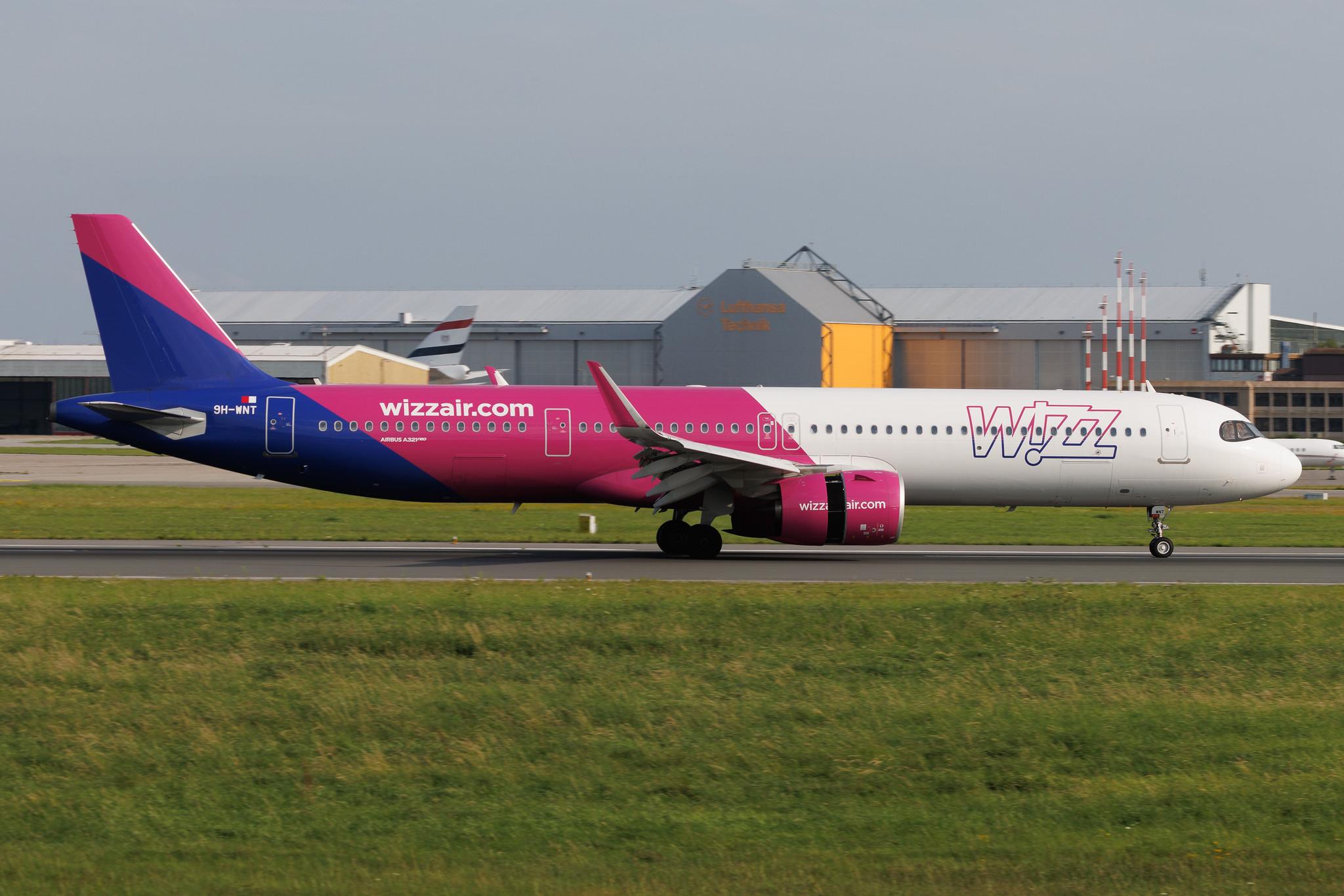 Hamburg Airport: Wizz Air (W6 / WZZ) | Operator: Wizz Air Malta |  Airbus A321-271NX A21N | 9H-WNT | MSN 12228
