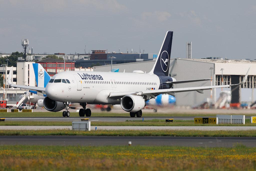 Hamburg Airport: Lufthansa (LH / DLH) | Airbus A320-214 A320 | D-AIUP | MSN 6807