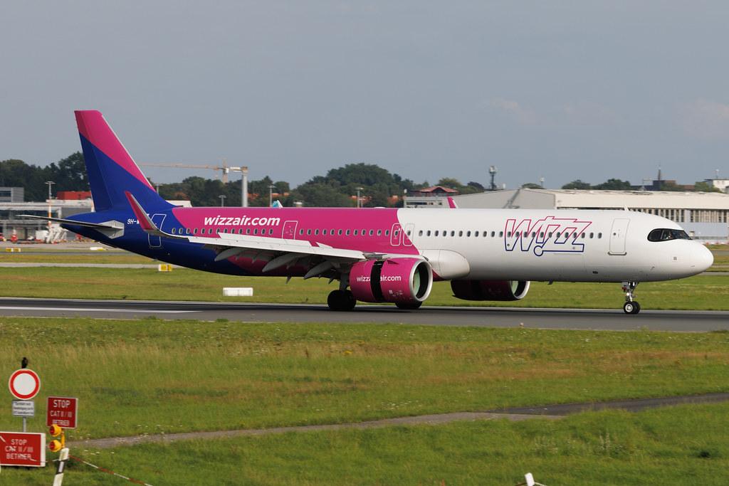 Hamburg Airport: Wizz Air (W6 / WZZ) | Operator: Wizz Air Malta |  Airbus A321-271NX A21N | 9H-WNT | MSN 12228