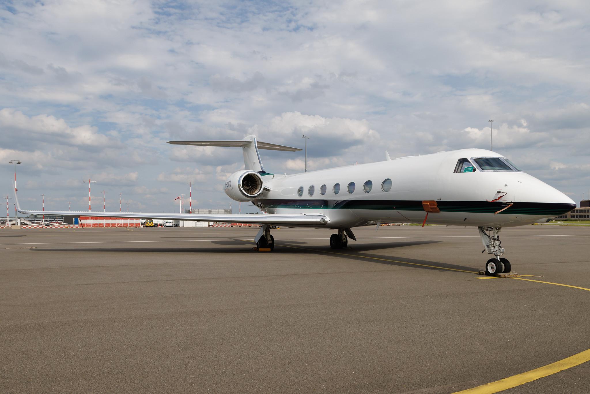 Hamburg Airport: Jet Aviation Business Jets (PP / PJS) | Gulfstream G550 GLF5 | VP-CVK | MSN 5092