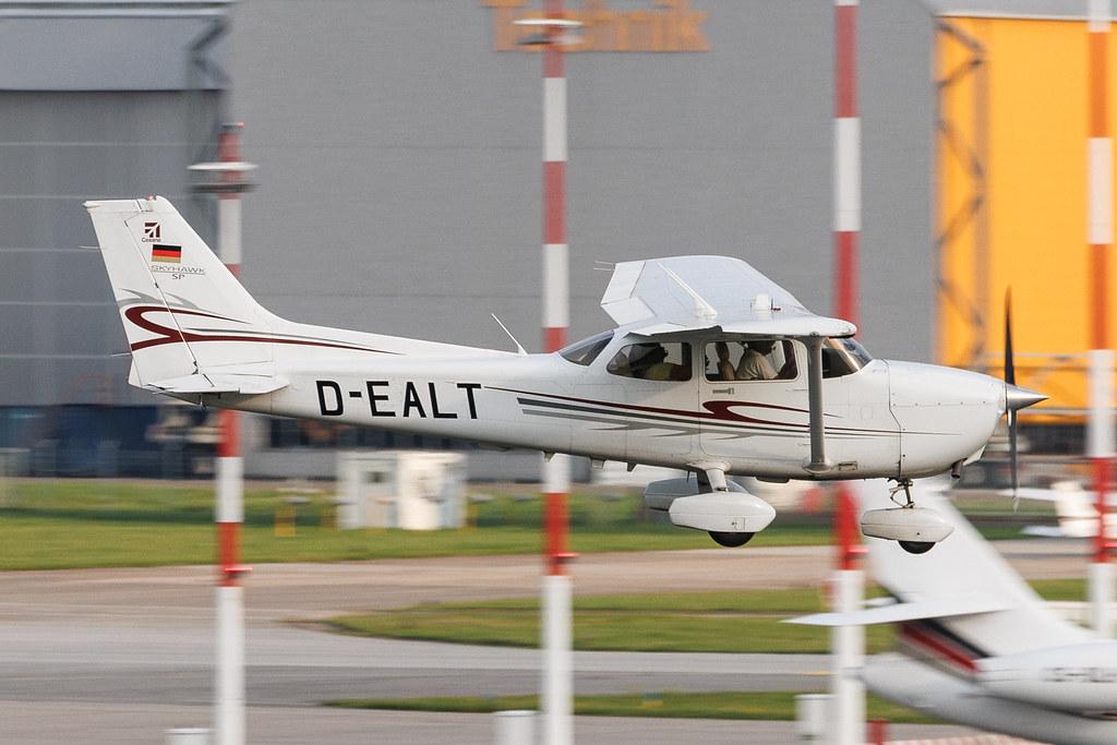 Hamburg Airport: Private owner | Cessna 172S Skyhawk C172 | D-EALT | MSN 172S-11046