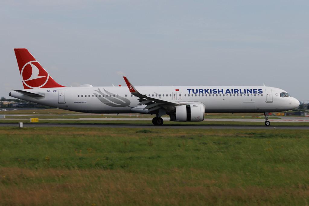 Hamburg Airport: Turkish Airlines (TK / THY) | Airbus A321-271NX A21N | TC-LPR | MSN 12577