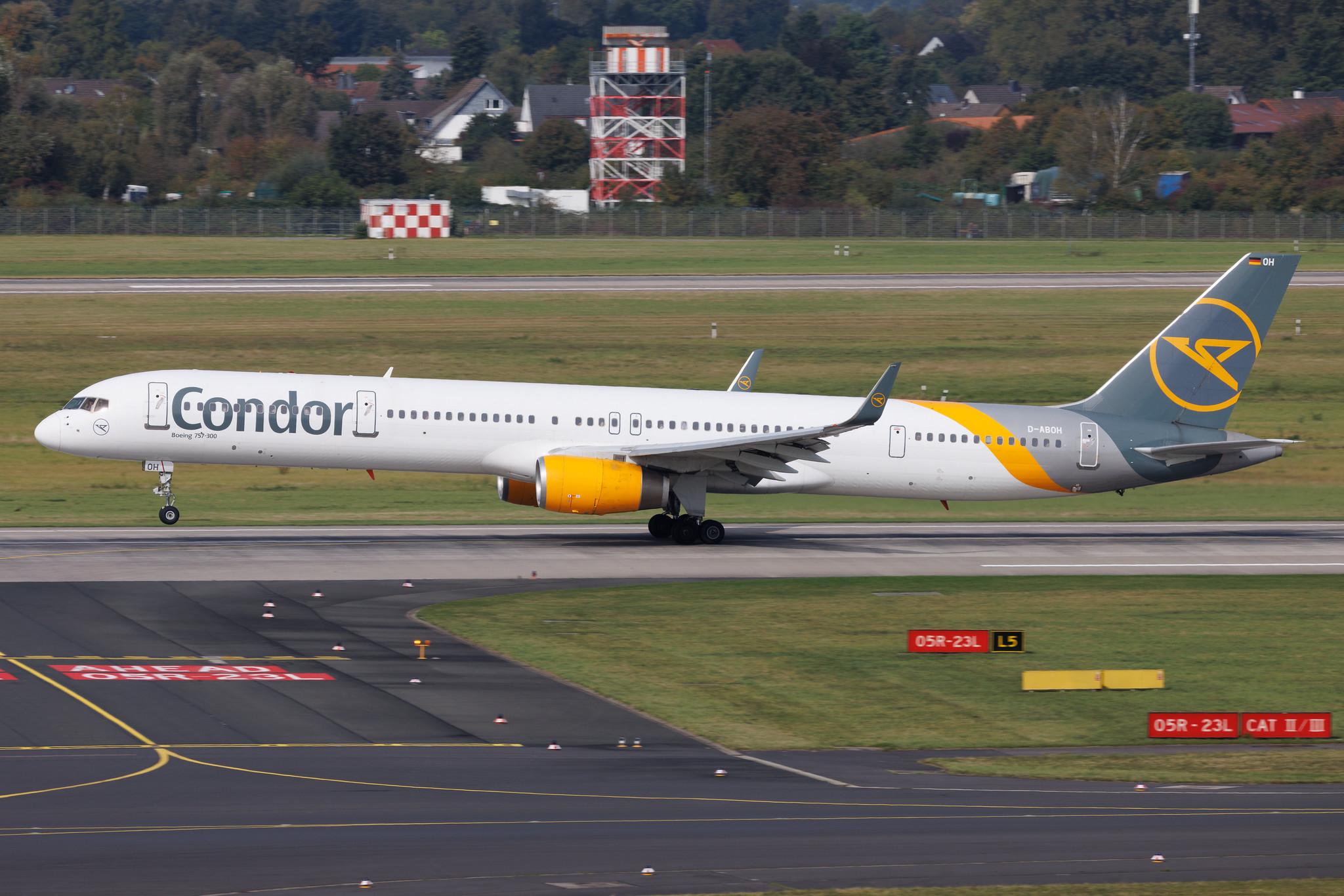 Düsseldorf Airport: Condor (DE / CFG) | Boeing 757-330 B753 | D-ABOH | MSN 30030