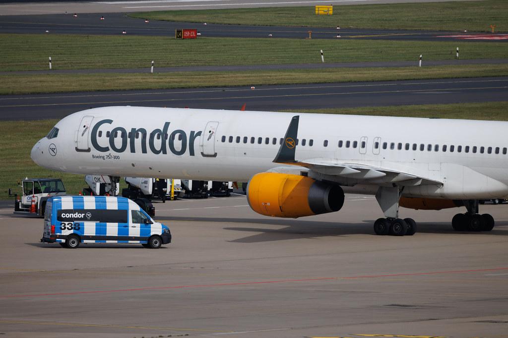 Düsseldorf Airport: Condor (DE / CFG) | Boeing 757-330 B753 | D-ABOK | MSN 29020