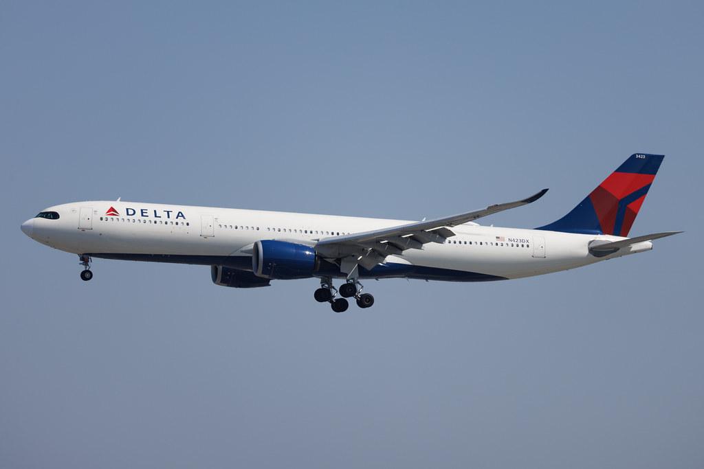 Los Angeles International Airport: Delta Air Lines (DL / DAL) | Airbus A330-941 A339 | N423DX | MSN 2032