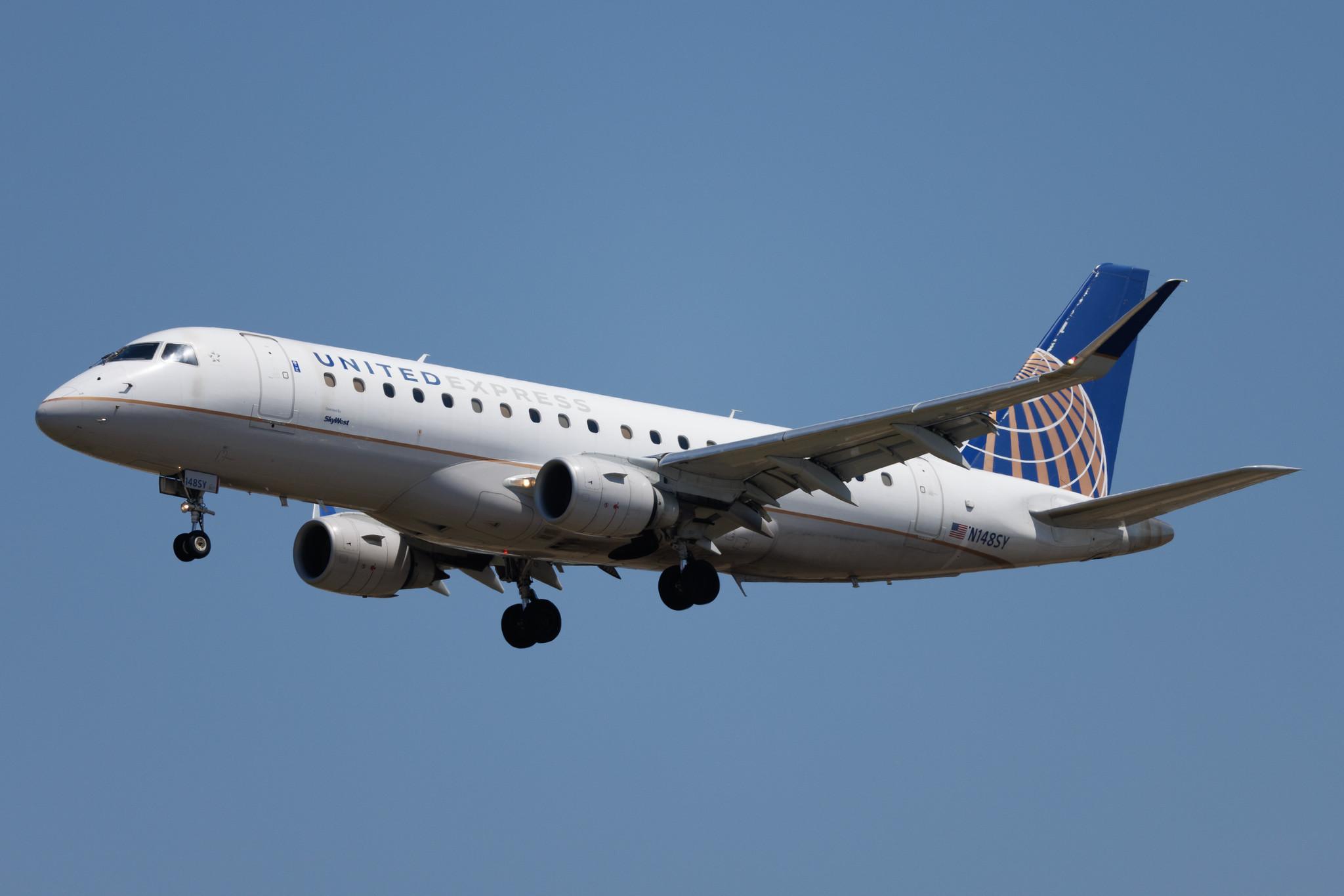 Los Angeles International Airport: United Express (UA / UAL) | Operator: SkyWest Airlines | Embraer E175LR E75L | N148SY | MSN 17000492