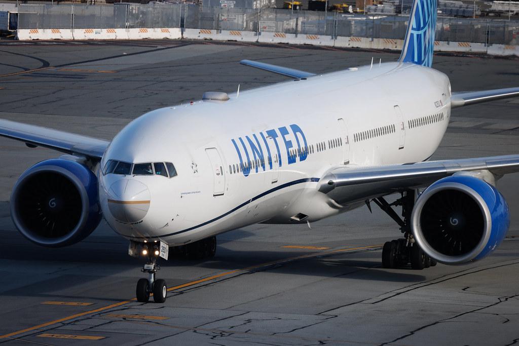 San Francisco International Airport: United Airlines (UA / UAL) | Boeing 777-300(ER) B77W | N2250U | MSN 66590