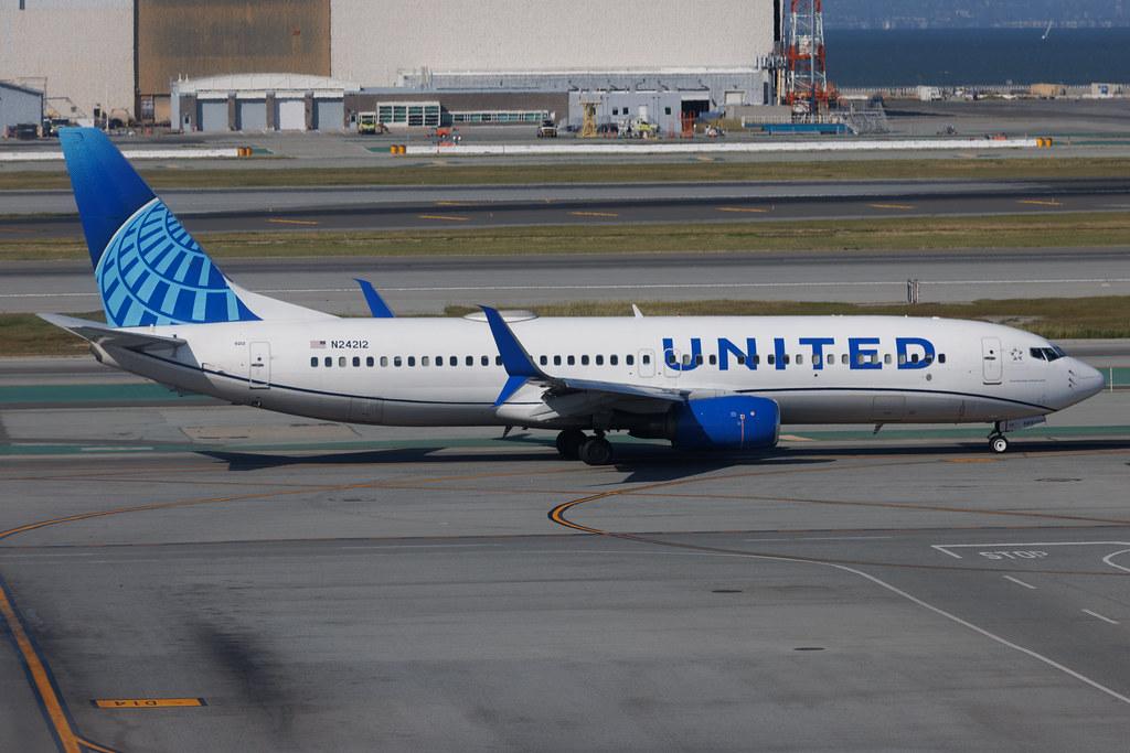 San Francisco International Airport: United Airlines (UA / UAL) | Boeing 737-824 B738 | N24212 | MSN 28772
