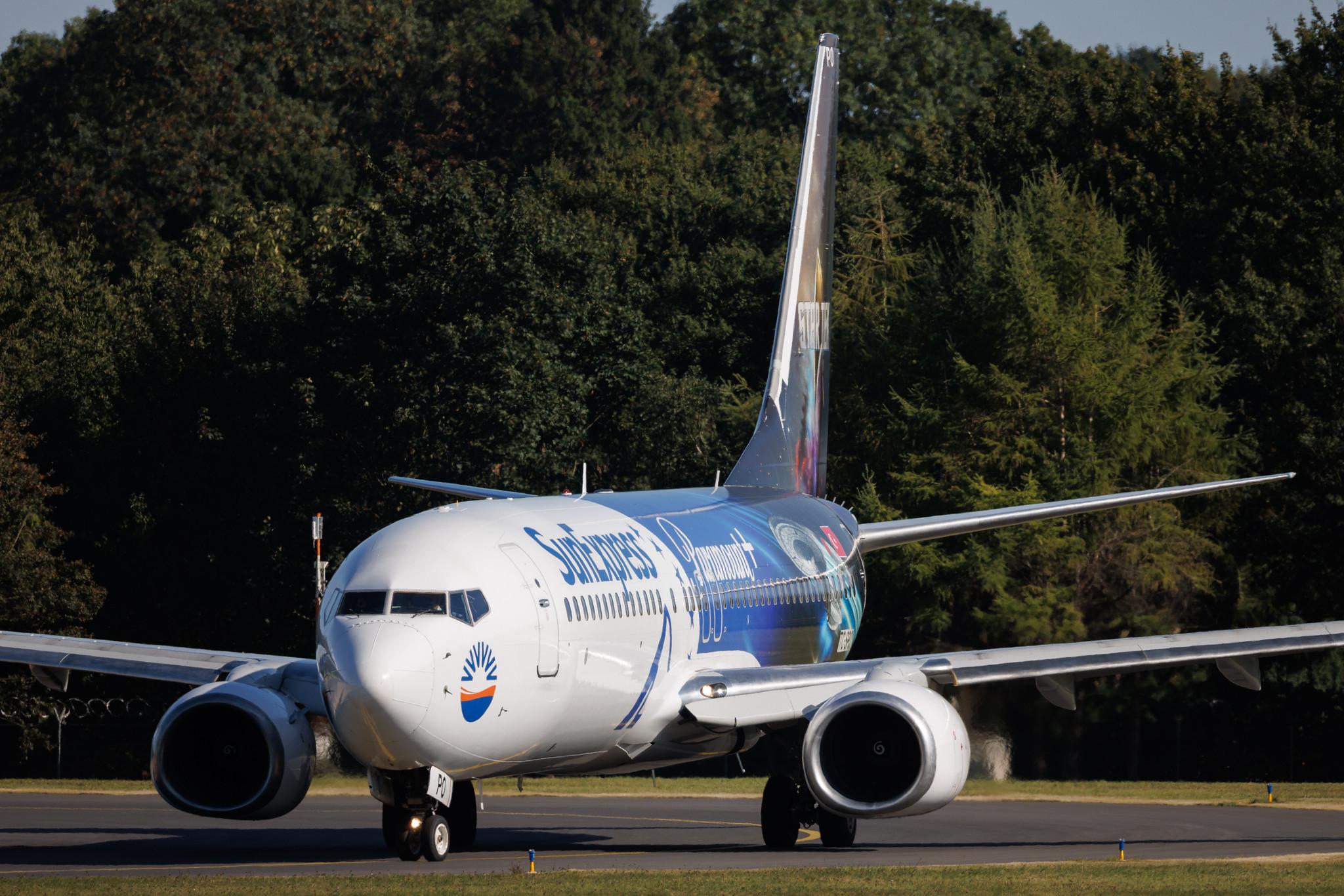Hamburg Airport: SunExpress (XQ / SXS) | Livery: Paramount+ Star Trek Livery | Boeing 737-8MA B738 | TC-SPO | MSN 40946