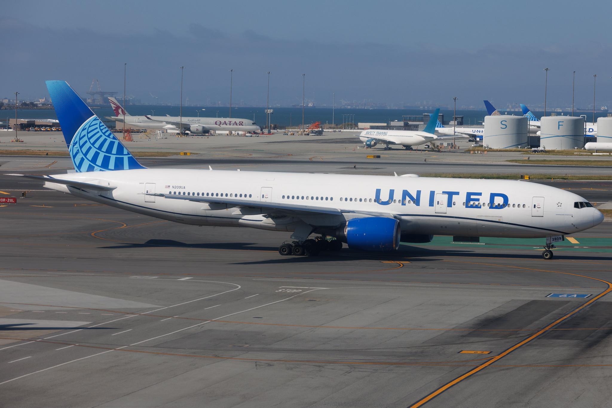 San Francisco International Airport: United Airlines (UA / UAL) | Boeing 777-222ER B772 | N209UA | MSN 30215