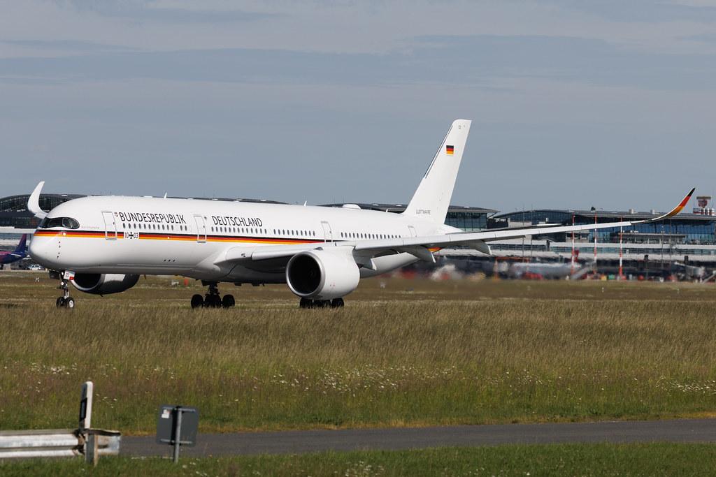 Hamburg Airport: German Air Force (/ GAF) | Airbus A350-941 A359 | 10+03 | MSN 416