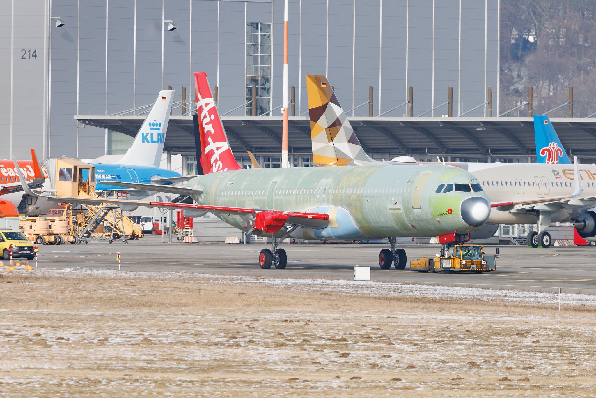 Hamburg Finkenwerder: AirAsia (AK / AXM) | Airbus A321-251NX A21N | D-AVYV | 9M-XVE | MSN 12939