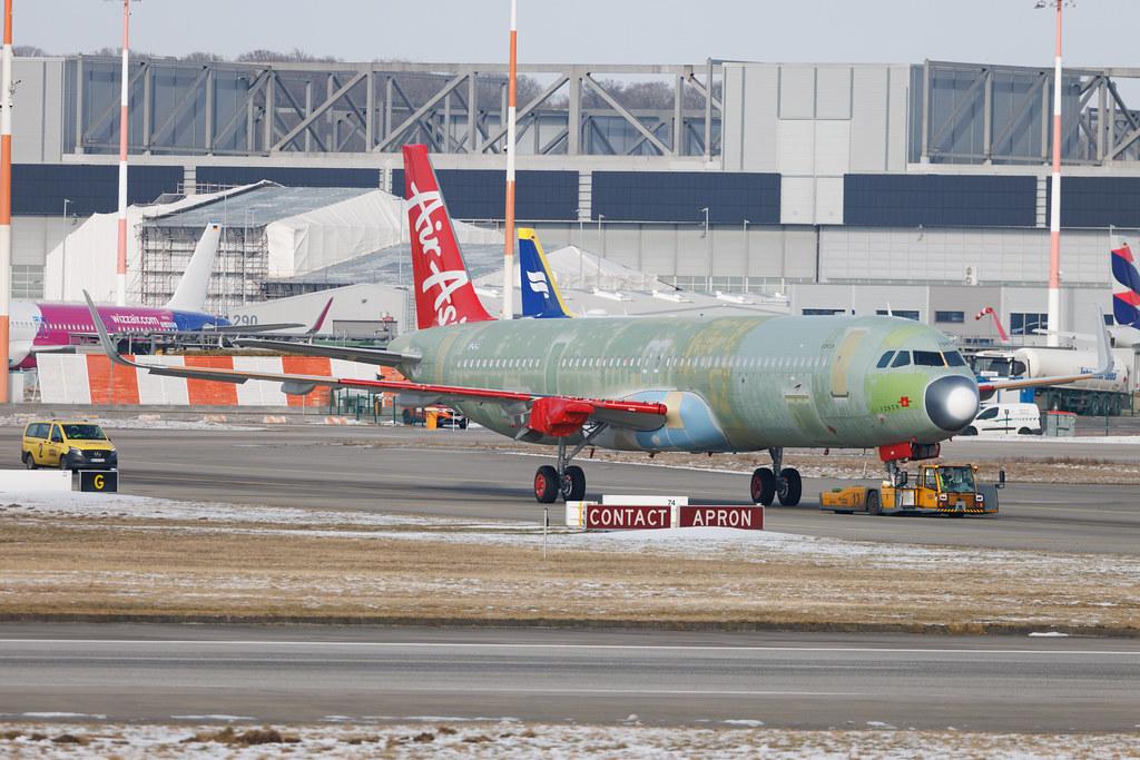 Hamburg Finkenwerder: AirAsia (AK / AXM) | Airbus A321-251NX A21N | D-AVYV | 9M-XVE | MSN 12939