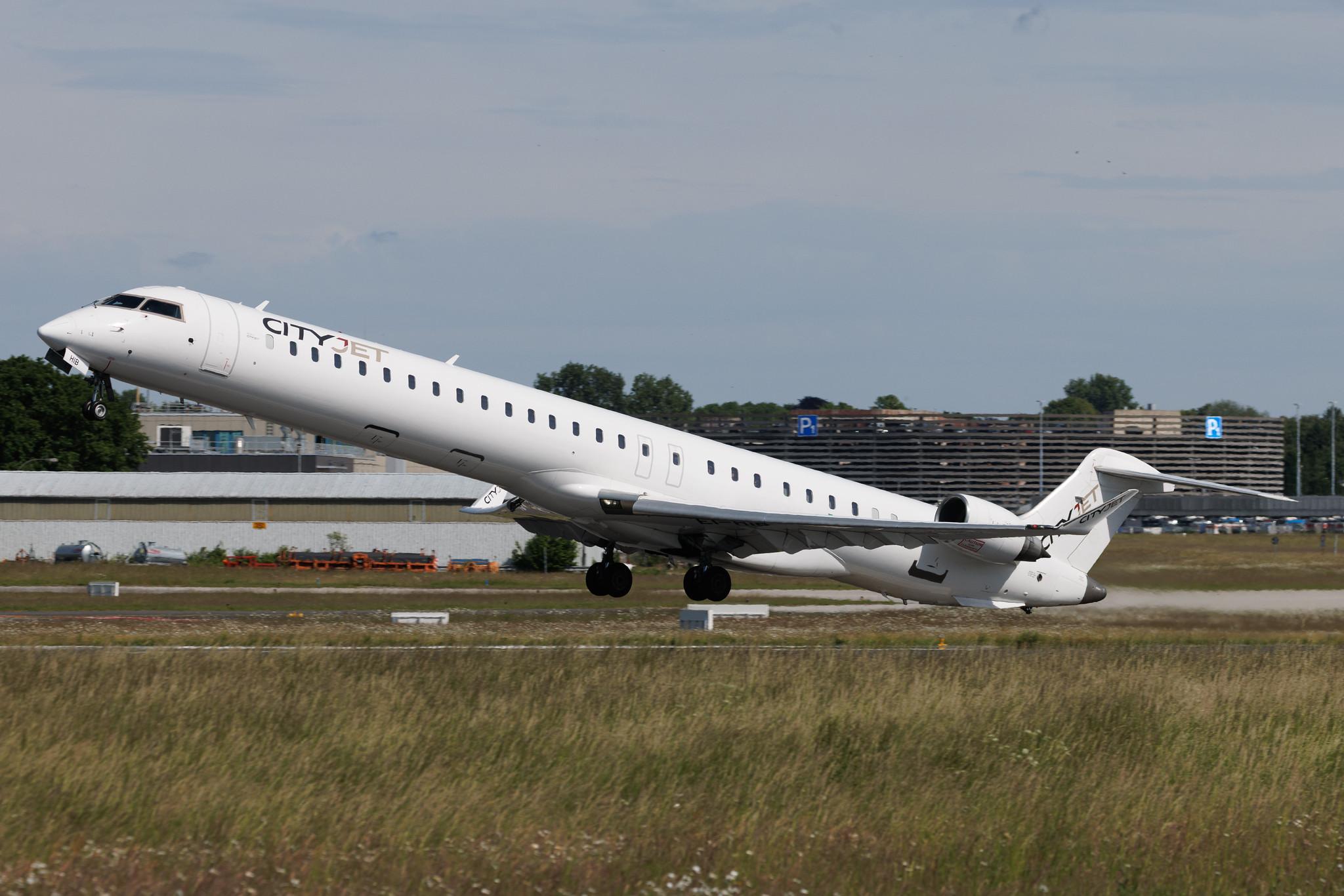 Hamburg Airport: Cityjet (WX / BCY) | Mitsubishi CRJ-1000EL CRJX | EI-HIB | MSN 19012