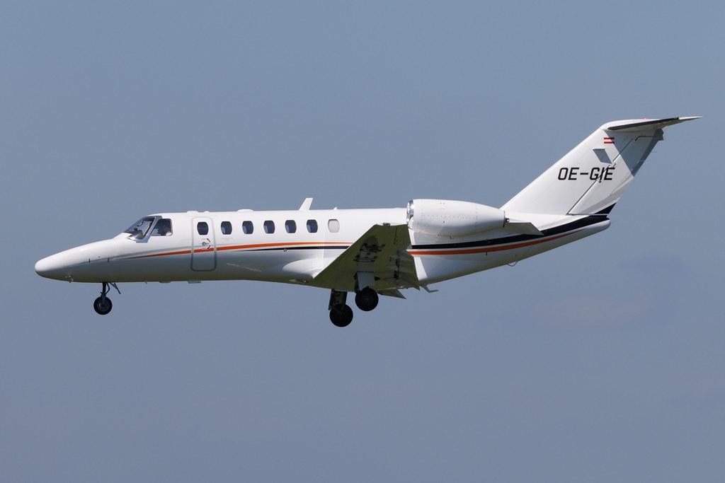 Hamburg Airport: Airlink (/ JAR) | Cessna 525B CitationJet CJ3 C25B | OE-GIE | MSN 525B-0348