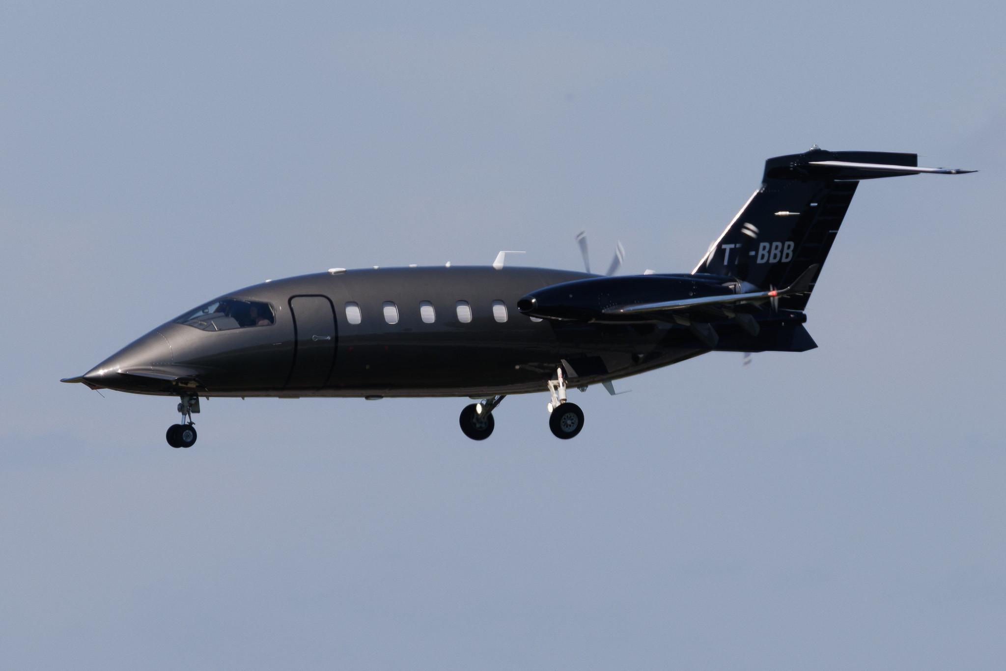 Hamburg Airport: Private Owner | Piaggio P180 Avanti EVO P180 | T7-BBB | MSN 3007