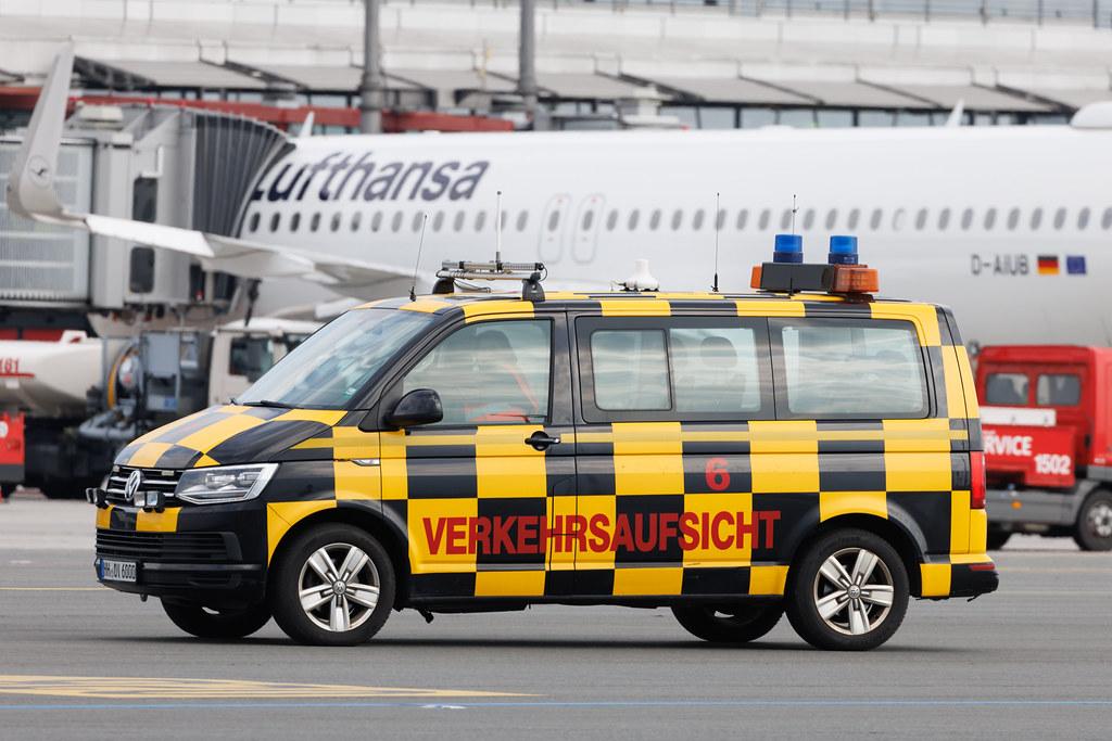 Hamburg Airport: Verkehrsaufsicht 6