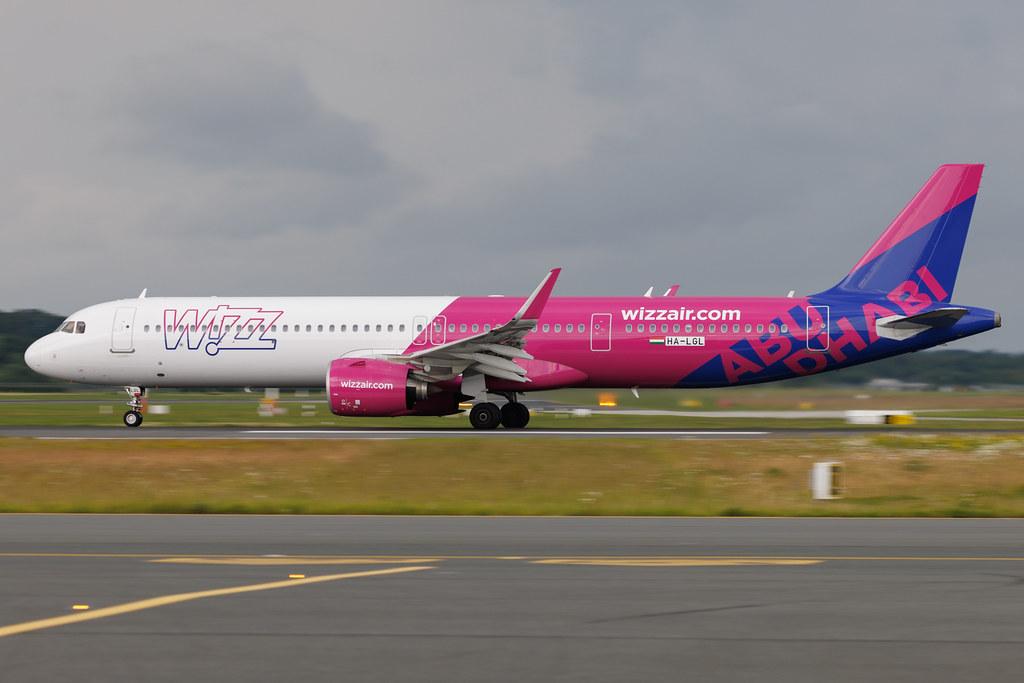 Hamburg Airport: Wizz Air (W6 / WZZ) | Airbus A321-271NX A21N | HA-LGL | MSN 11030