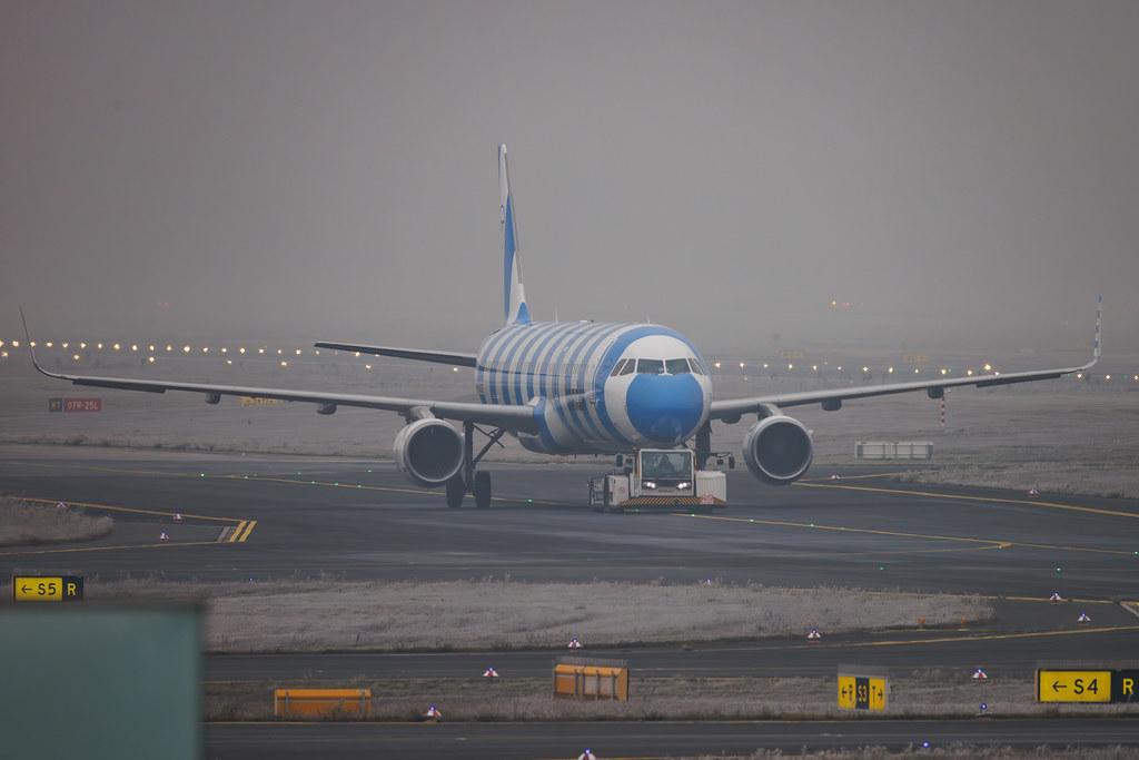 Frankfurt Airport: Condor (DE / CFG) | Livery: Blue Sea Livery | Airbus A321-211 A321 | D-ATCF | MSN 05843