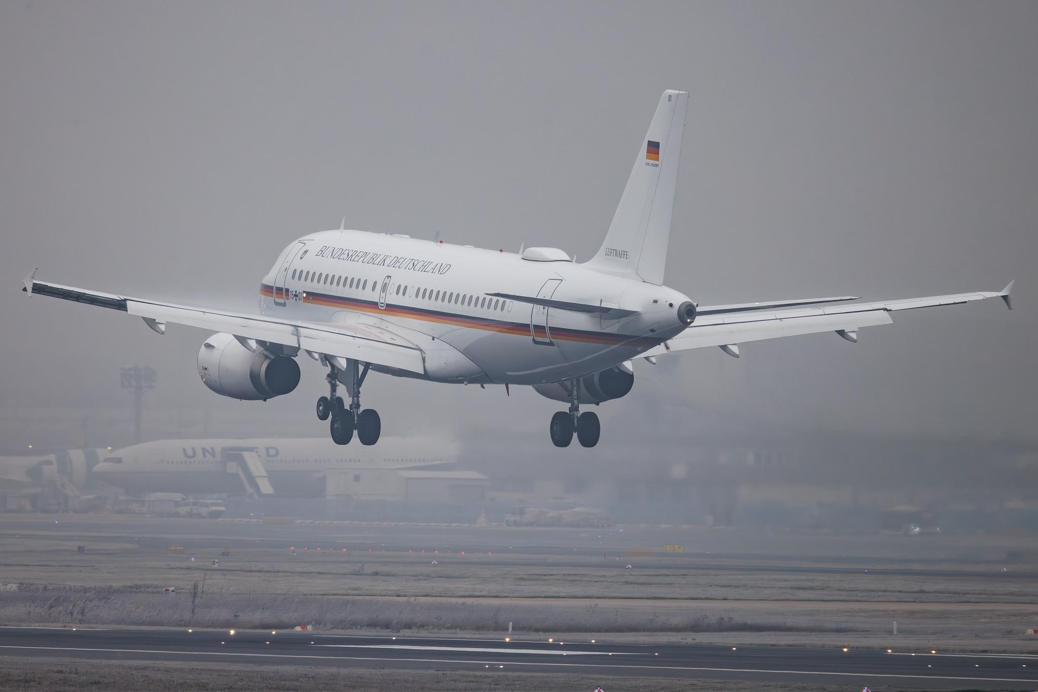 Frankfurt Airport: German Air Force (/ GAF) | Airbus A319-133(CJ) A319 | 15+01 | MSN 3897