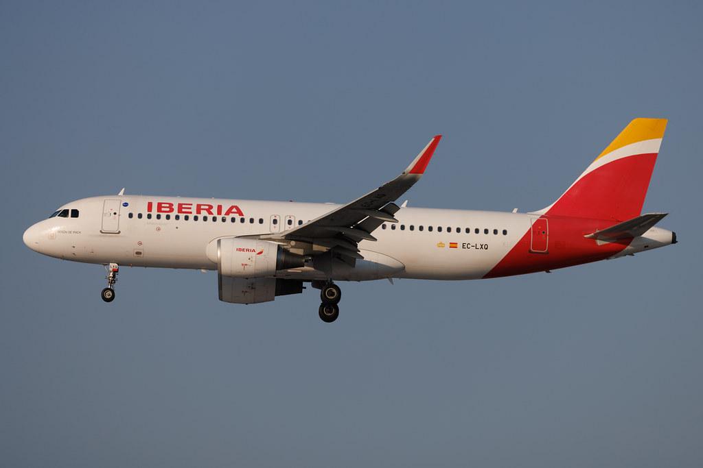 Hamburg Airport: Iberia (IB / IBE) | Airbus A320-216 A320 | EC-LXQ | MSN 5692