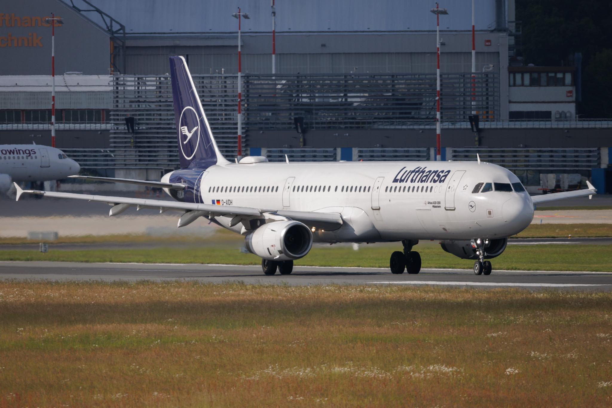 Hamburg Airport: Lufthansa (LH / DLH) | Airbus A321-231 A321 | D-AIDH | MSN 4710
