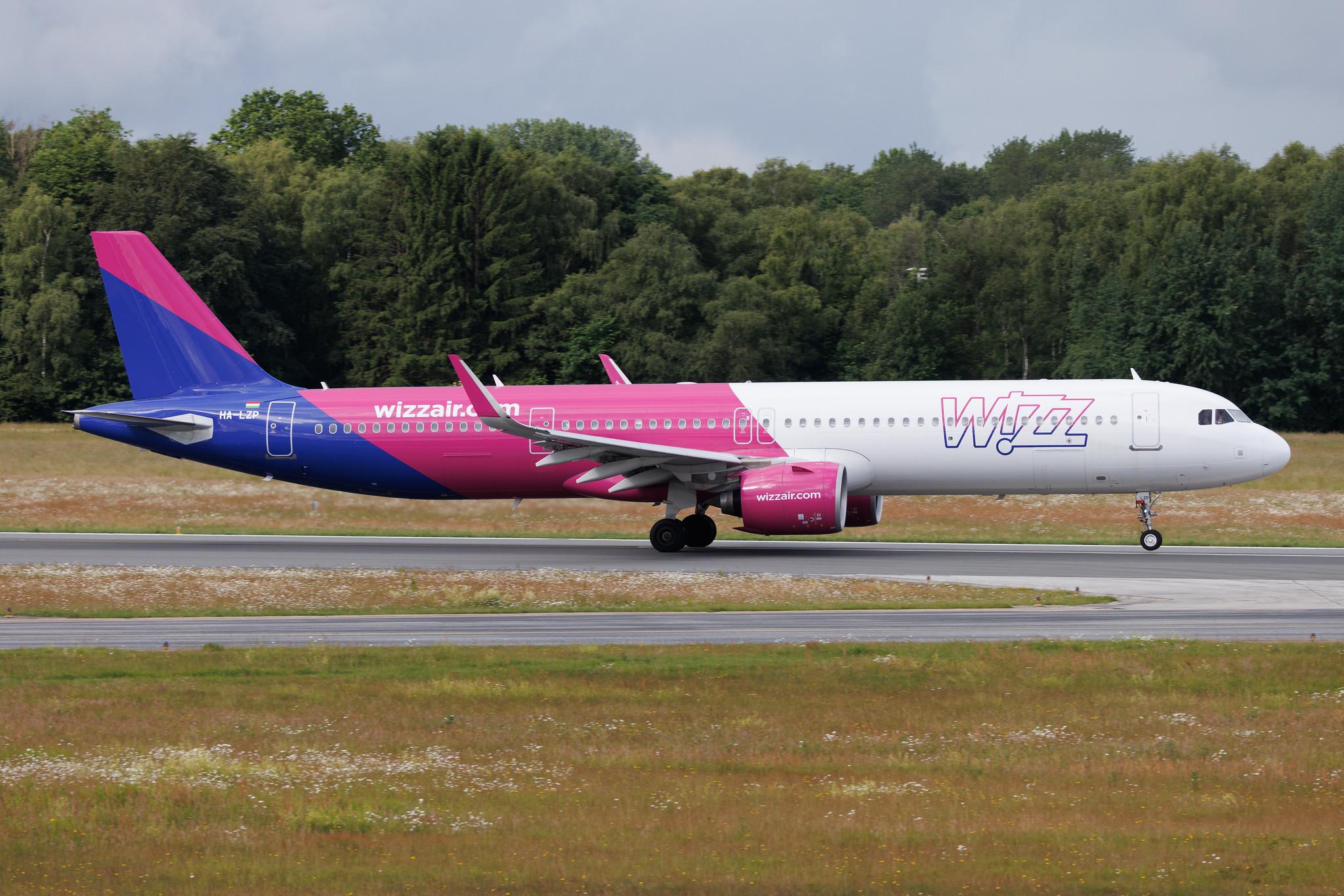 Hamburg Airport: Wizz Air (W6 / WZZ) | Airbus A321-271NX A21N | HA-LZP | MSN 10875