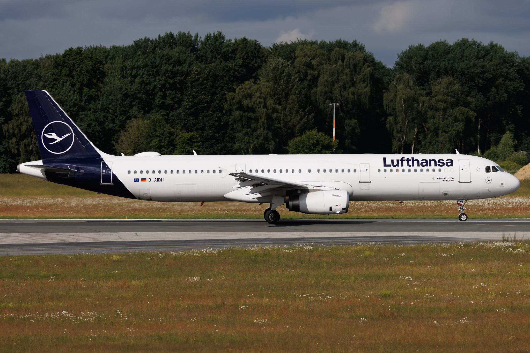 Hamburg Airport: Lufthansa (LH / DLH) | Airbus A321-231 A321 | D-AIDH | MSN 4710