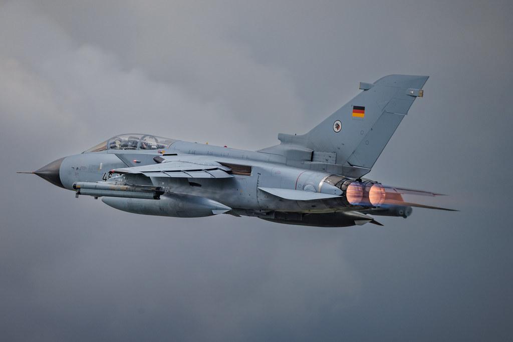 Hamburg Airport: German Air Force (/ GAF) | Panavia Tornado ECR TOR | 46+46 | MSN 876/GS279/4346