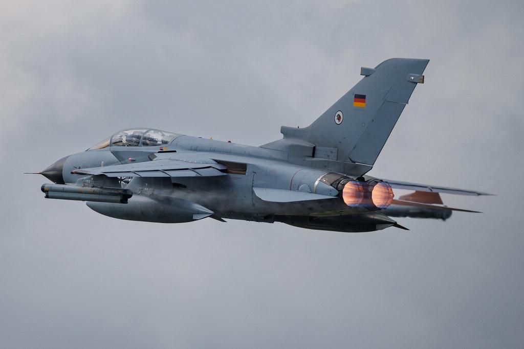Hamburg Airport: German Air Force (/ GAF) | Panavia Tornado ECR TOR | 46+46 | MSN 876/GS279/4346