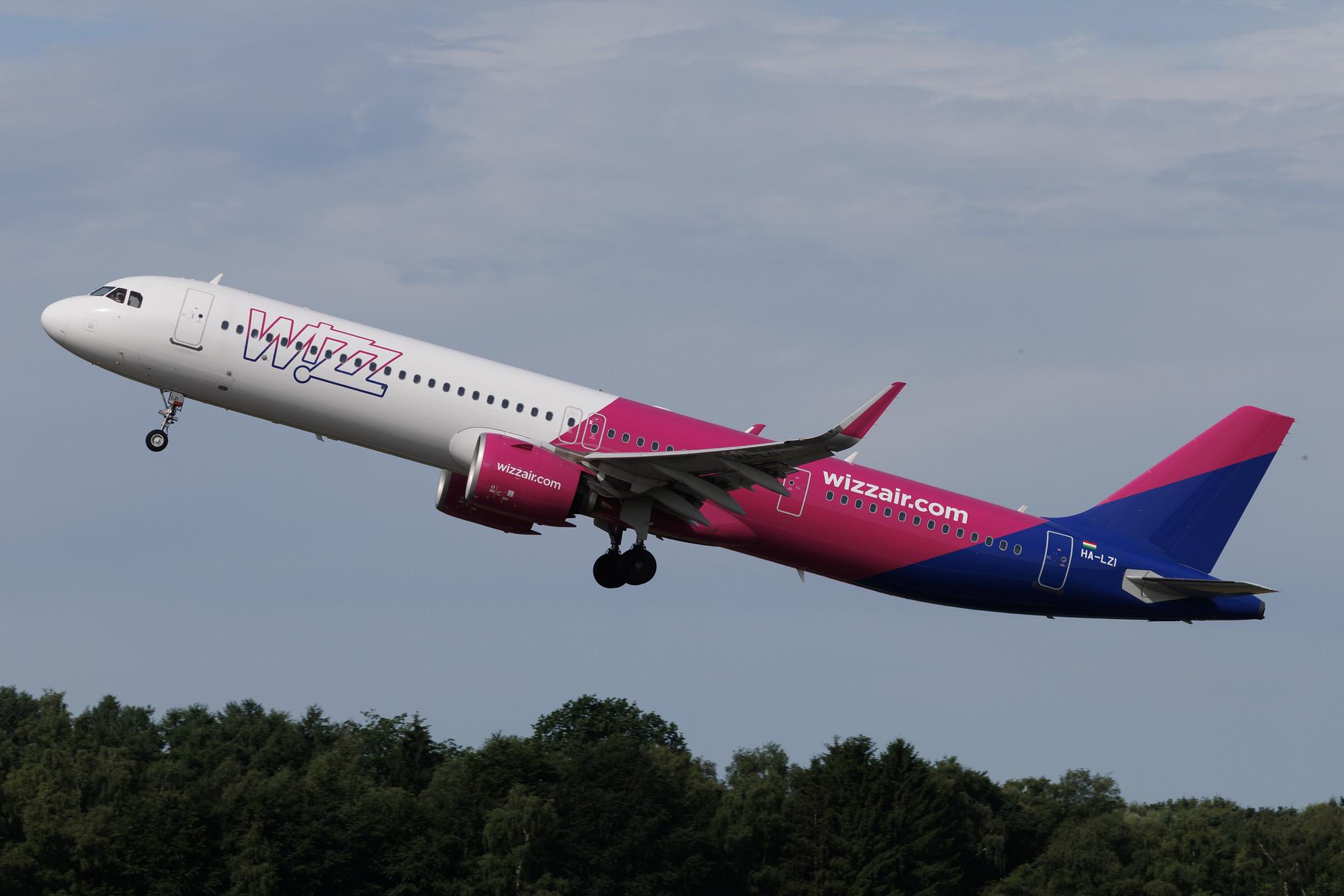 Hamburg Airport: Wizz Air (W6 / WZZ) | Airbus A321-271NX A21N | HA-LZI | MSN 10757
