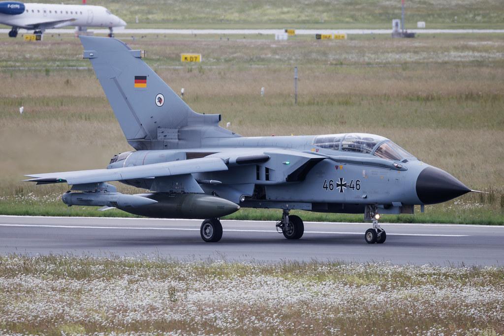 Hamburg Airport: German Air Force (/ GAF) | Panavia Tornado ECR TOR | 46+46 | MSN 876/GS279/4346