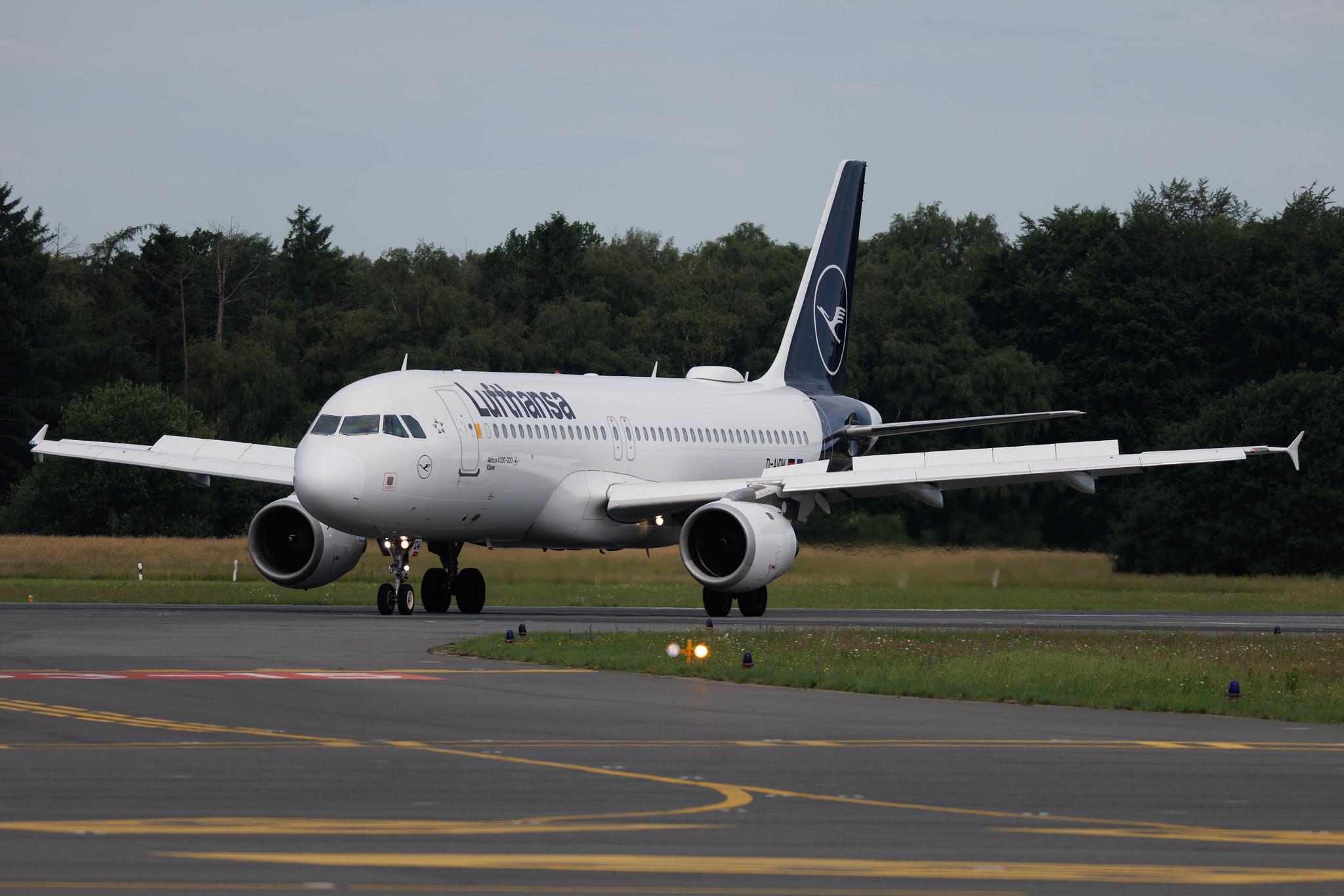 Hamburg Airport: Lufthansa (LH / DLH) | Airbus A320-211 A320 | D-AIQW | MSN 1367
