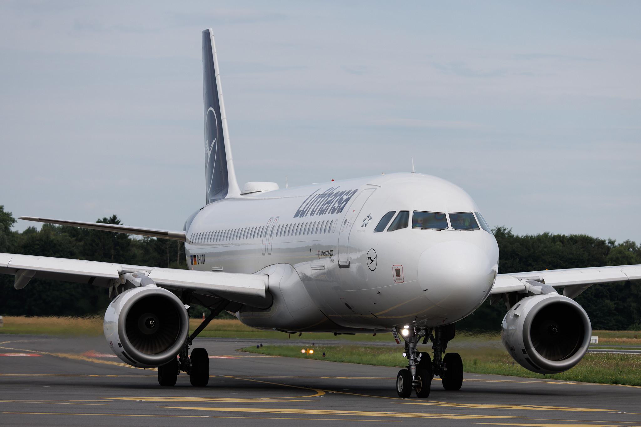 Hamburg Airport: Lufthansa (LH / DLH) | Airbus A320-211 A320 | D-AIQW | MSN 1367