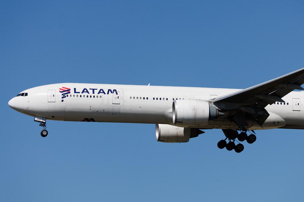 Rome Leonardo da Vinci Fiumicino Airport: LATAM Airlines (LA / LAN) | Operator: LATAM Brasil | Boeing 777-32W(ER) B77W | PT-MUB | MSN 37665