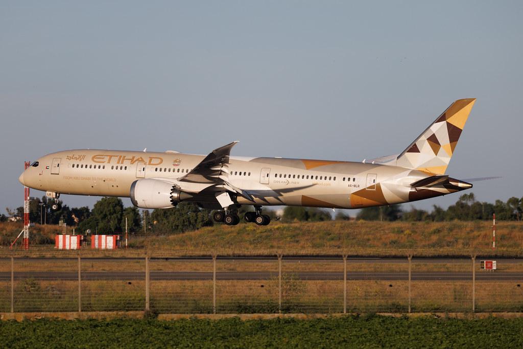 Rome Leonardo da Vinci Fiumicino Airport: Etihad Airways (EY / ETD) | Boeing 787-9 Dreamliner B789 | A6-BLR | MSN 39663
