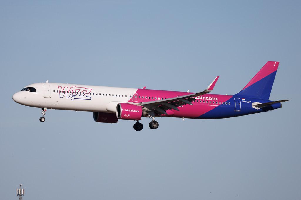 Rome Leonardo da Vinci Fiumicino Airport: Wizz Air (W6 / WZZ) | Airbus A321-271NX A21N | HA-LGP | MSN 12019