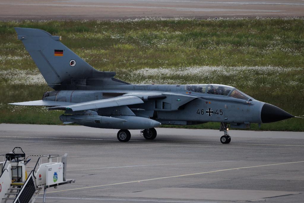 Hamburg Airport: German Air Force (/ GAF) | Panavia Tornado ECR TOR | 46+45 | MSN 873/GS278/4345