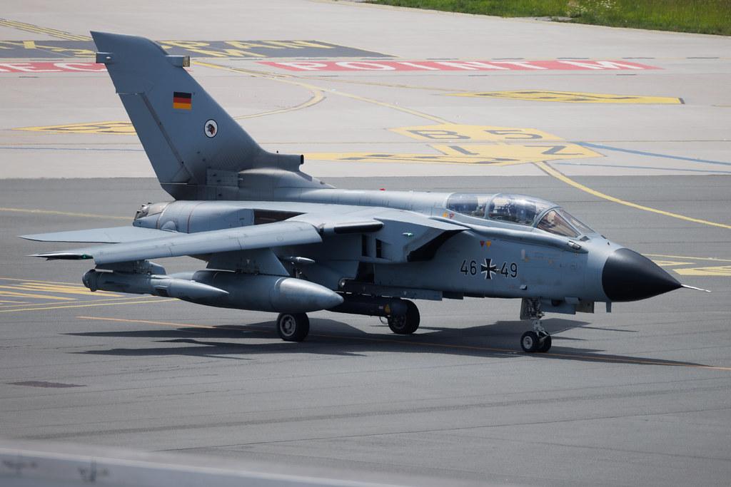 Hamburg Airport: German Air Force (/ GAF) | Panavia Tornado ECR TOR | 46+49 | MSN 884/GS282/4349
