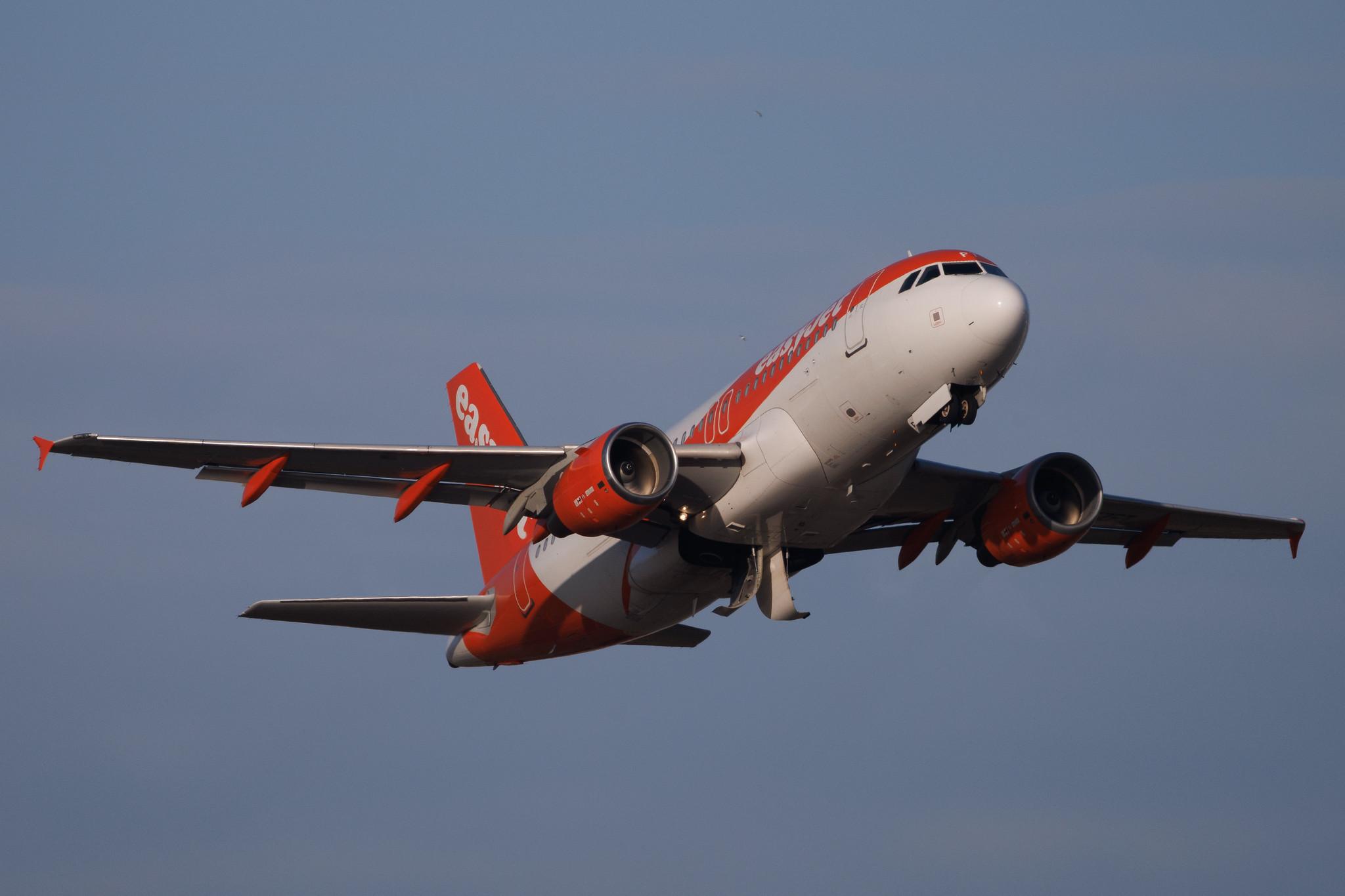 Rome Leonardo da Vinci Fiumicino Airport: easyJet (U2 / EZY) | Airbus A319-111 A319 | G-EZFT | MSN 04132
