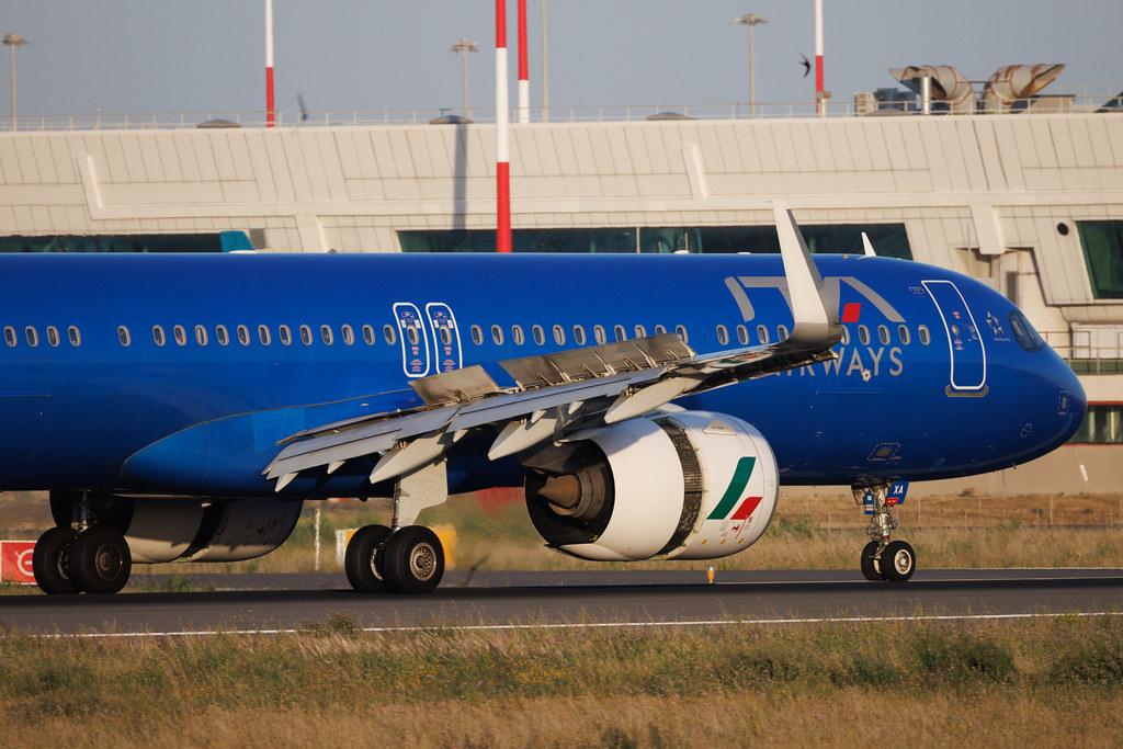 Rome Leonardo da Vinci Fiumicino Airport: Die der mit der Registrierung (MSN: ) startet vom Flughafen Rome Leonardo da Vinci Fiumicino Airport (LIRF/FCO).