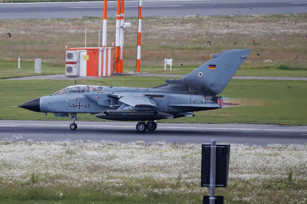 Hamburg Airport: German Air Force (/ GAF) | Panavia Tornado ECR TOR | 46+45 | MSN 873/GS278/4345