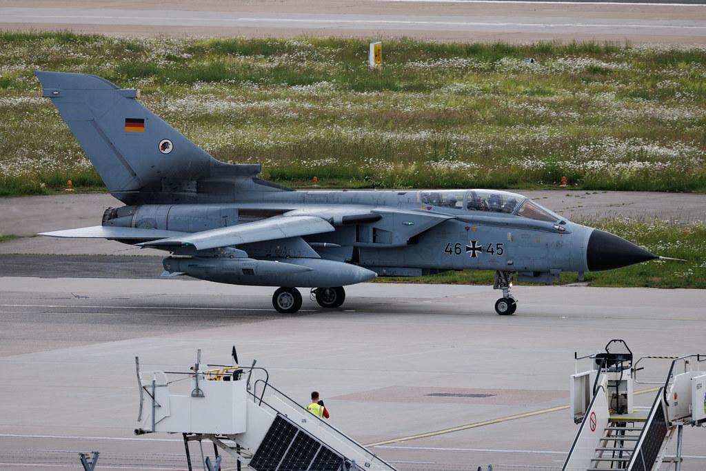 Hamburg Airport: German Air Force (/ GAF) | Panavia Tornado ECR TOR | 46+45 | MSN 873/GS278/4345