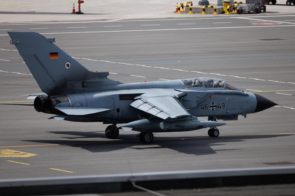 Hamburg Airport: German Air Force (/ GAF) | Panavia Tornado ECR TOR | 46+49 | MSN 884/GS282/4349