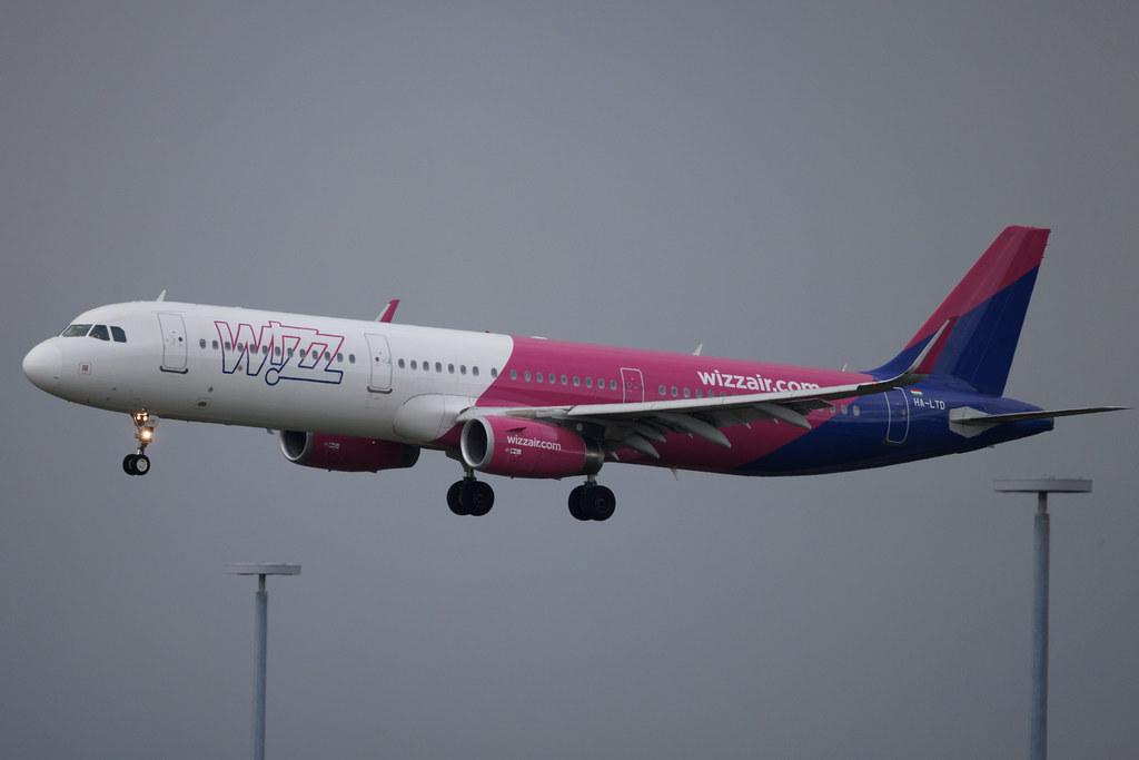 Hamburg Airport: Wizz Air (W6 / WZZ) | Airbus A321-231 A321 | HA-LTD | MSN 08305