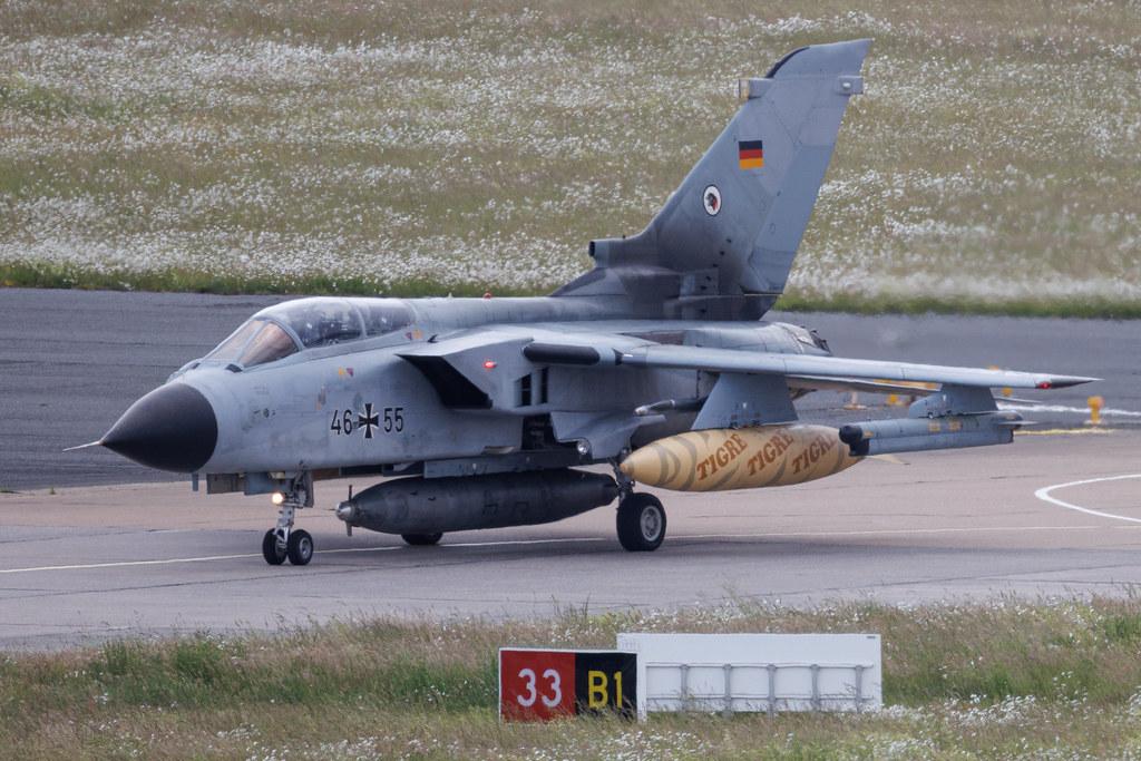 Hamburg Airport: German Air Force (/ GAF) | Panavia Tornado ECR TOR | 46+55 | MSN GS288